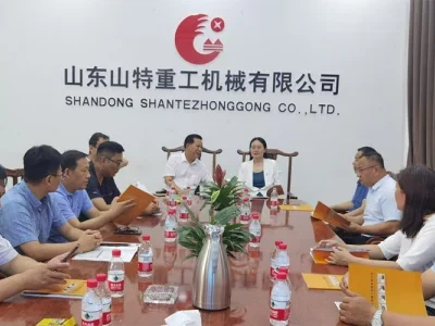 Shandong University un Sant smagā rūpniecība apspriež visaptverošu stratēģisk...